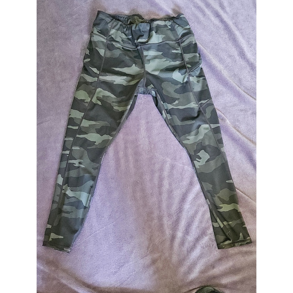 Athleta‎ Camo Contender 7/8 Tight Leggings Green camo, Women Size L